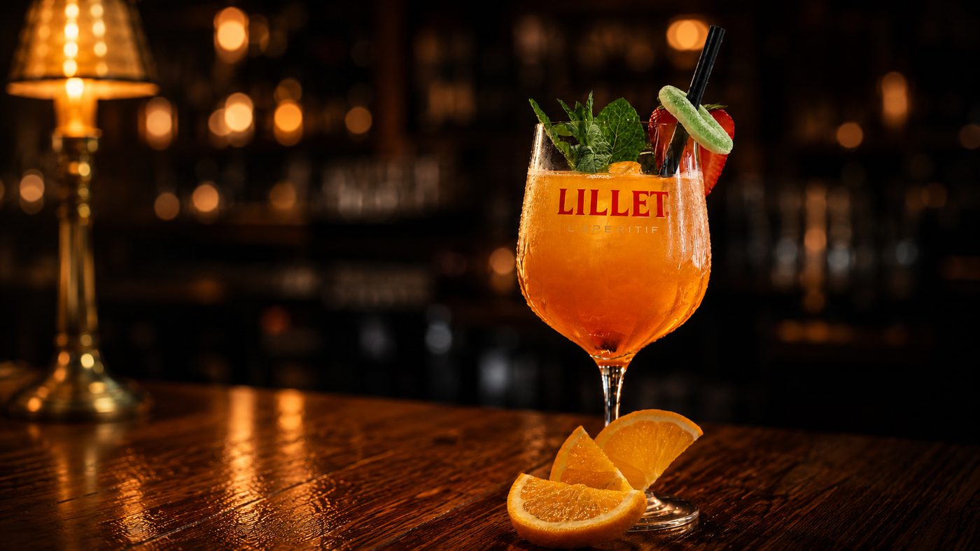 Aperitif an der Bar